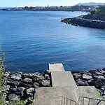 Casa A Beira-mar No Porto Martins Com Acesso Ao Mar Praia da Vitória