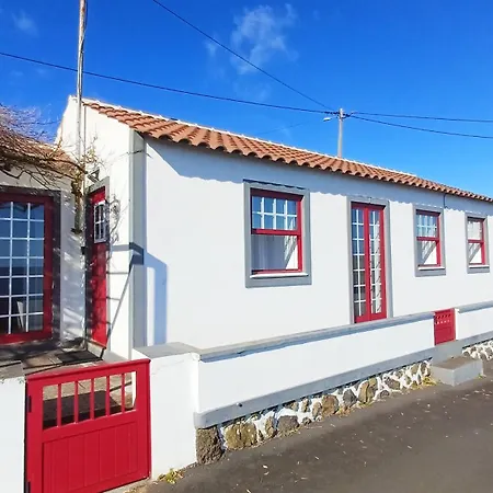 Casa A Beira-mar No Porto Martins Com Acesso Ao Mar