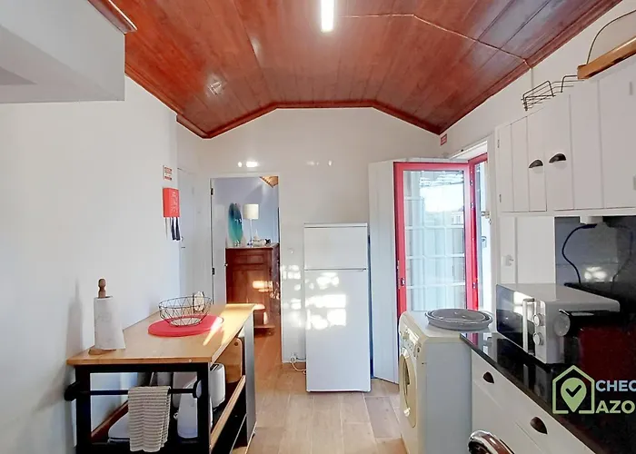 Casa A Beira-mar No Porto Martins Com Acesso Ao Mar * Praia da Vitória